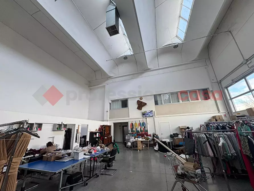 Immagine 6 di Capannone industriale in vendita  in Via DEI LEGNAIOLI a Prato