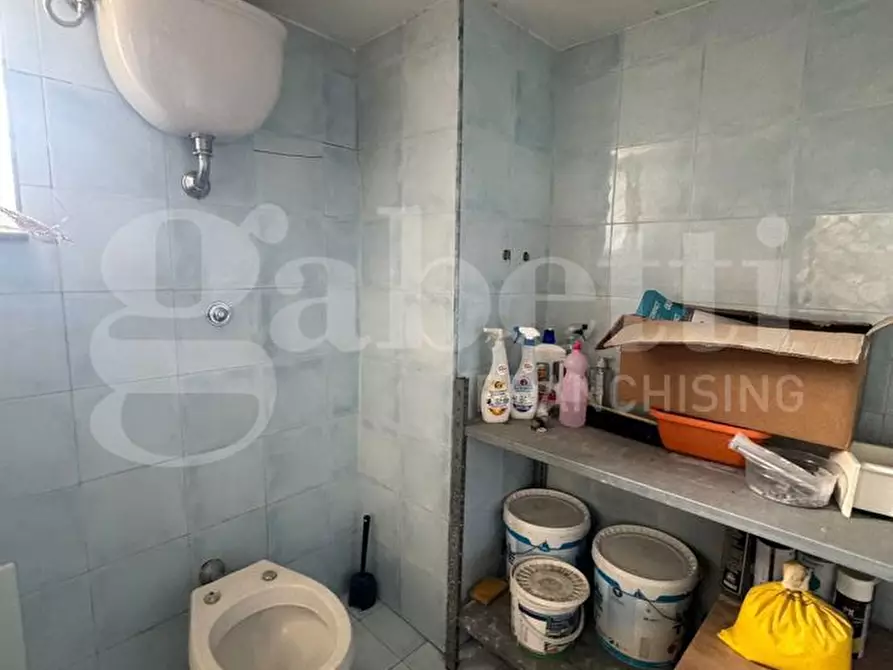 Immagine 15 di Negozio in affitto  in Corso Umberto I, 182 a Torre Annunziata