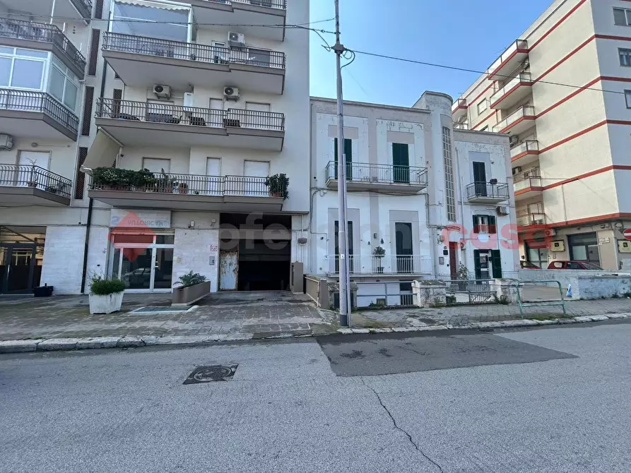 Immagine 2 di Box auto in vendita  in Via OBERDAN a Monopoli