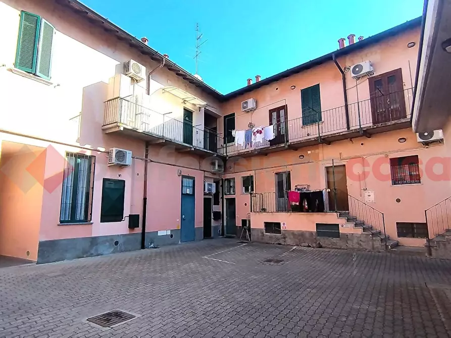 Immagine 1 di Appartamento in vendita  in Via San Vittore, 26 a Locate Di Triulzi