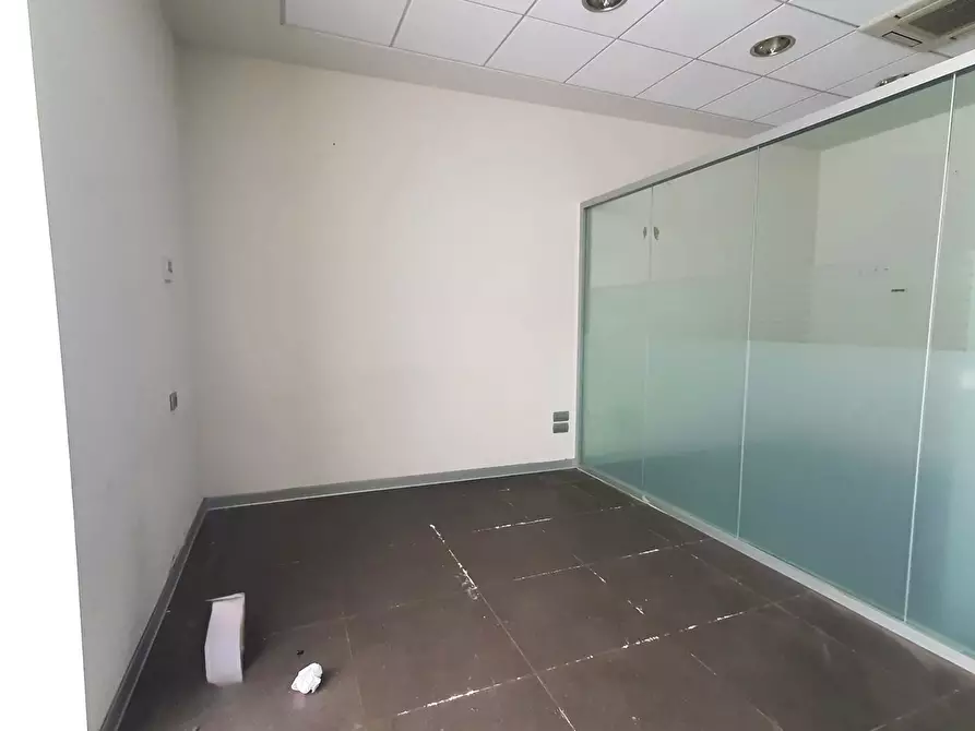 Immagine 9 di Negozio in vendita  in Via Roma, 164 a Campobello Di Mazara