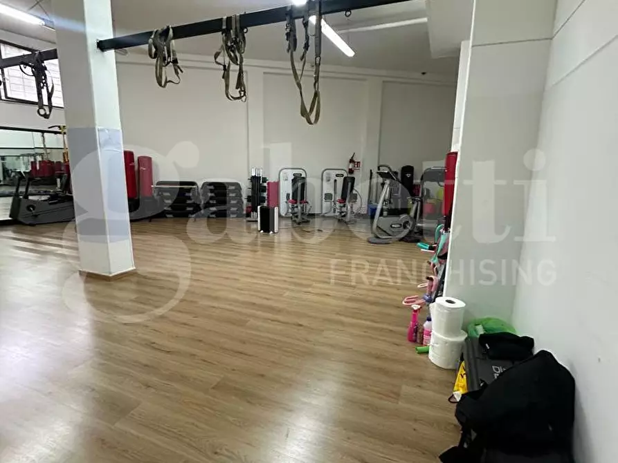 Immagine 15 di Negozio in vendita  in Corso Mazzini a Ostuni