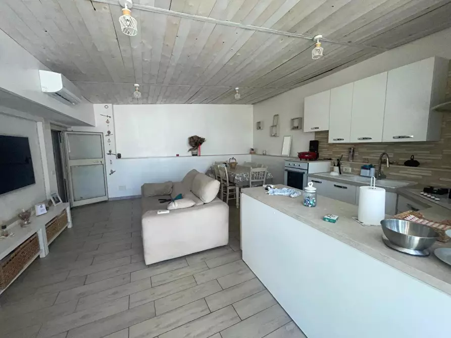 Immagine 17 di Palazzo in vendita  in Via francesco provenzale a Napoli