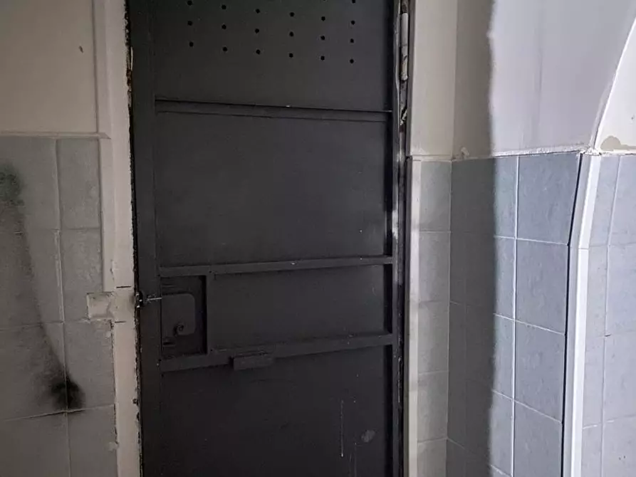 Immagine 15 di Negozio in affitto  in Via Bruno Buozzi, 9 a San Giorgio A Cremano