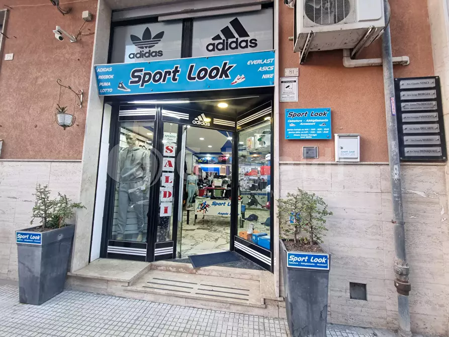 Immagine 2 di Negozio in vendita  in Viale Zecchino, 81 a Siracusa