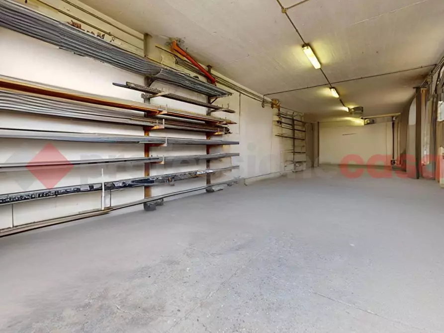 Immagine 10 di Laboratorio in affitto  in Via Roccalbegna, 13 a Roma