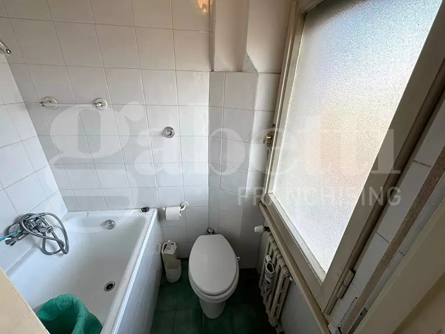Immagine 14 di Appartamento in vendita  in Via Bolsena a Roma