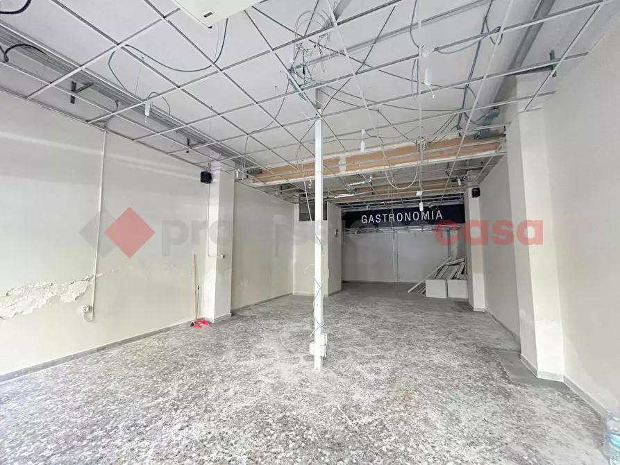 Immagine 4 di Attività commerciale in affitto  in Via CAMICIA, 00 a Monopoli