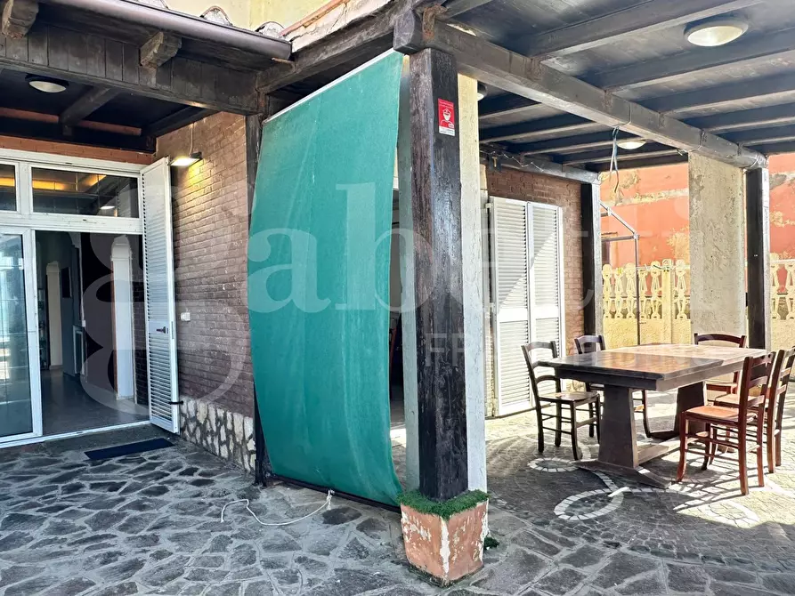Immagine 6 di Appartamento in vendita  in Viale Spagna, 77 a Pomezia