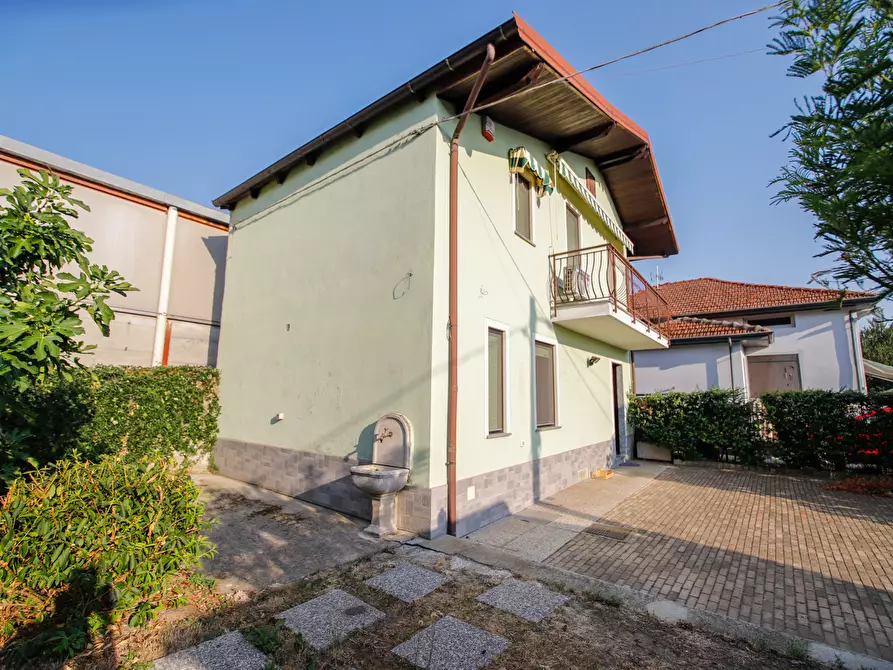 Immagine 3 di Casa indipendente in vendita  in Via Giuseppe di Vittorio a Rivarolo Canavese