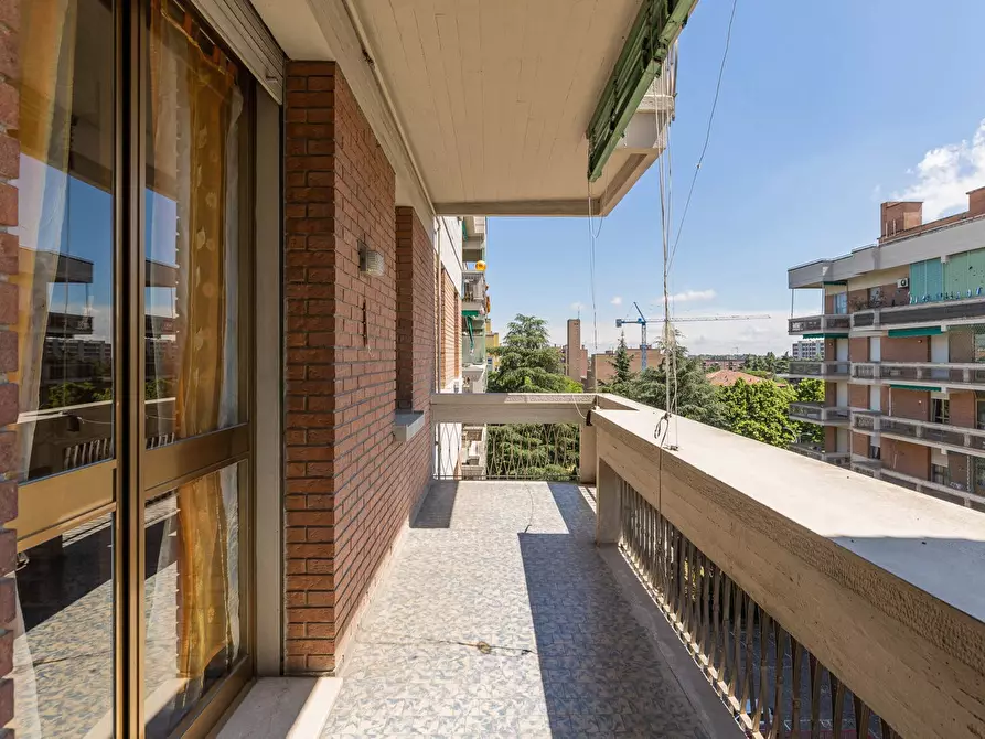 Immagine 10 di Appartamento in vendita  in Viale Roma, 13 a Bologna