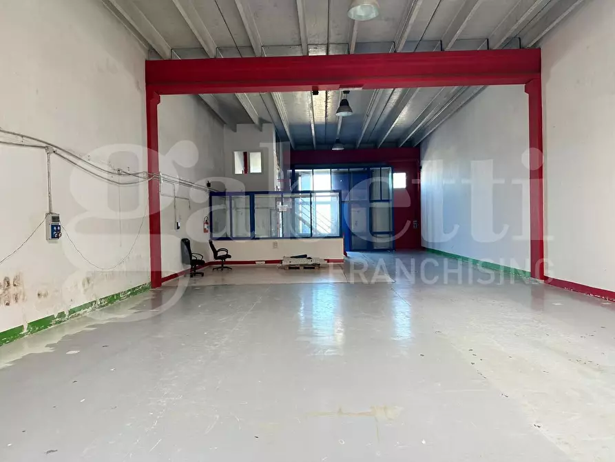 Immagine 22 di Capannone industriale in affitto  in Via Mauro ContÃ² a Bisceglie