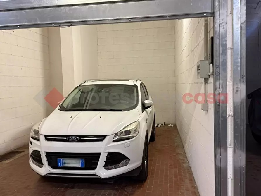 Immagine 9 di Box auto in vendita  in Via Alessandro Luzio, 38 a Roma