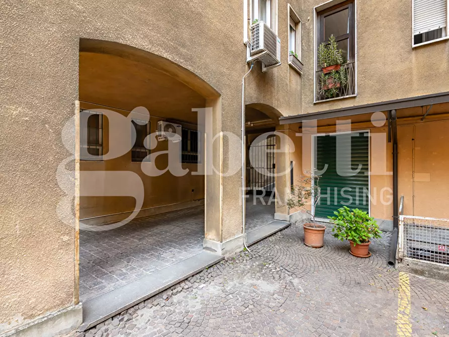 Immagine 1 di Ufficio in affitto  in Via Macedonio Melloni, 10 a Milano