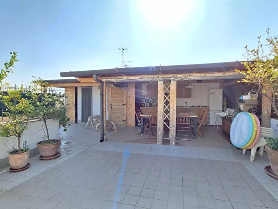 Immagine 2 di Appartamento in vendita  in Vico Castrucci a Napoli