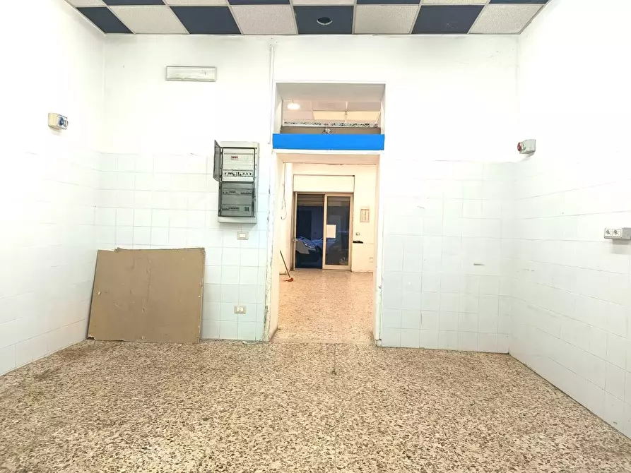 Immagine 4 di Negozio in vendita  in Via nazionale, 227 a Messina