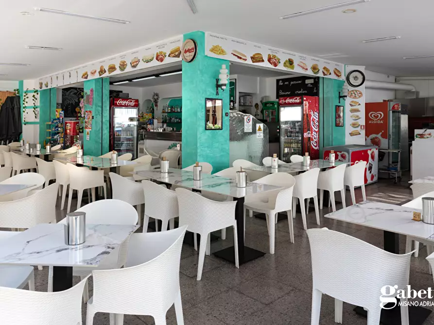 Immagine 15 di Bar / Ristorante in vendita  in Via Dante a Cattolica