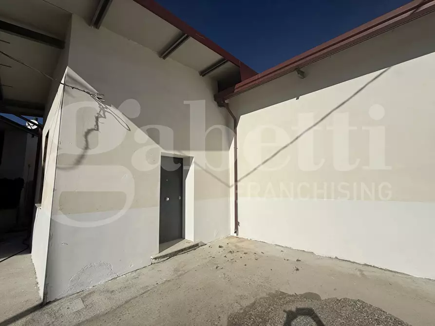 Immagine 9 di Casa indipendente in vendita  in Viale MAGNA GRECIA, 128/B a Catanzaro