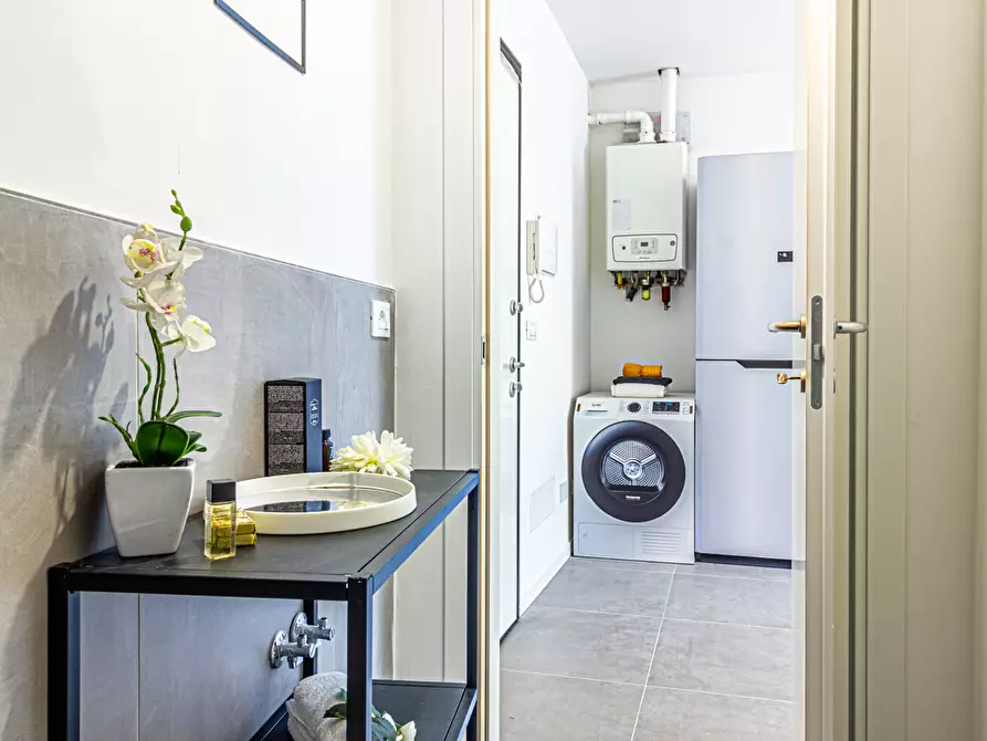 Immagine 31 di Appartamento in vendita  in Via dell'Uccellino, 2 a Bologna