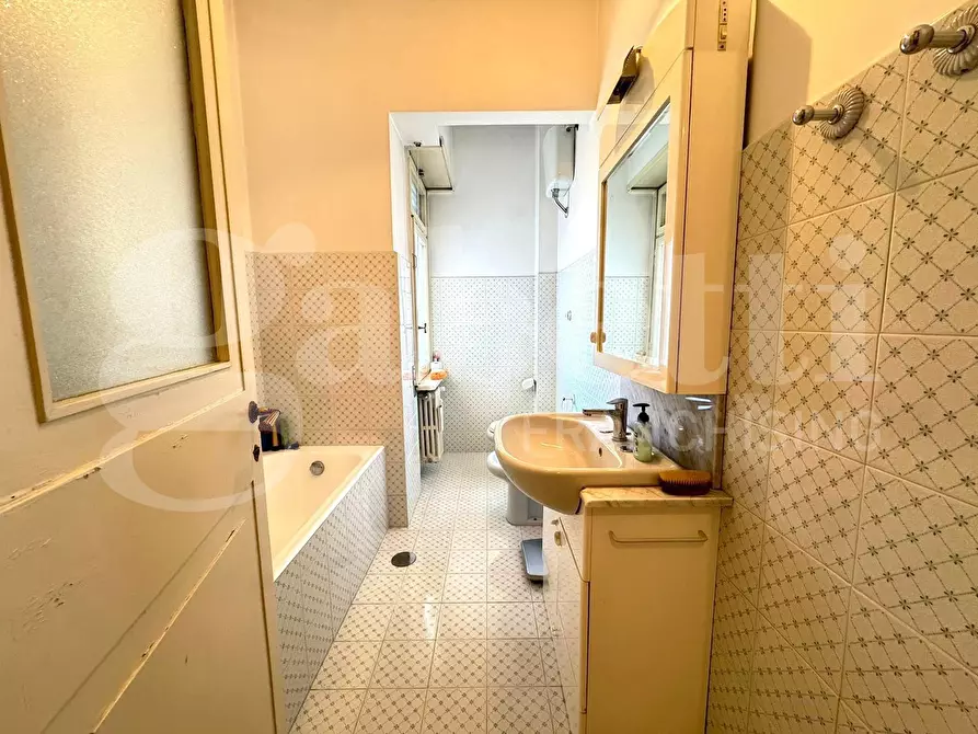 Immagine 13 di Appartamento in vendita  in Via Bolsena a Roma