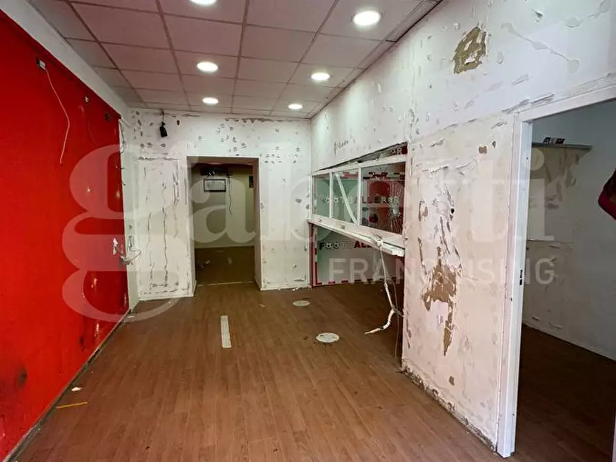 Immagine 3 di Negozio in affitto  in Corso Umberto I, 182 a Torre Annunziata