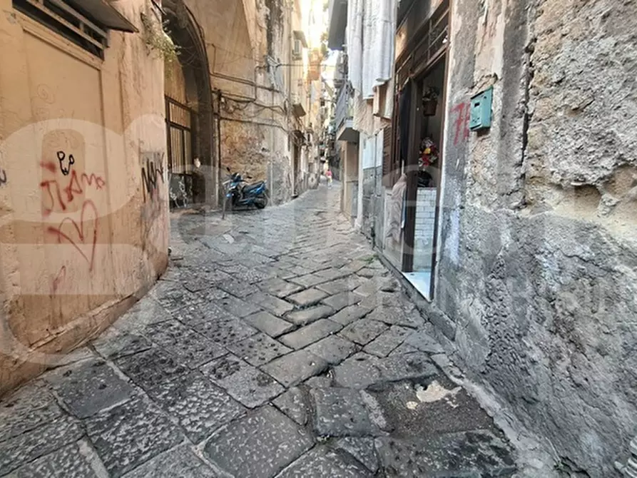 Immagine 2 di Appartamento in vendita  in Vico Pace ai tribunali a Napoli