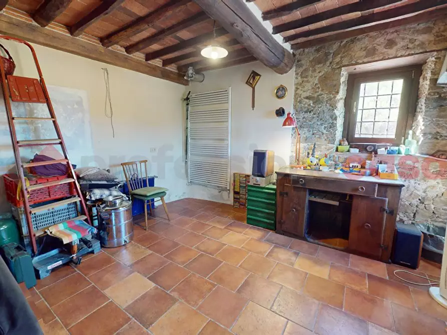 Immagine 10 di Rustico / casale in vendita  in LocalitÃ  castello, 9 a Borgo A Mozzano