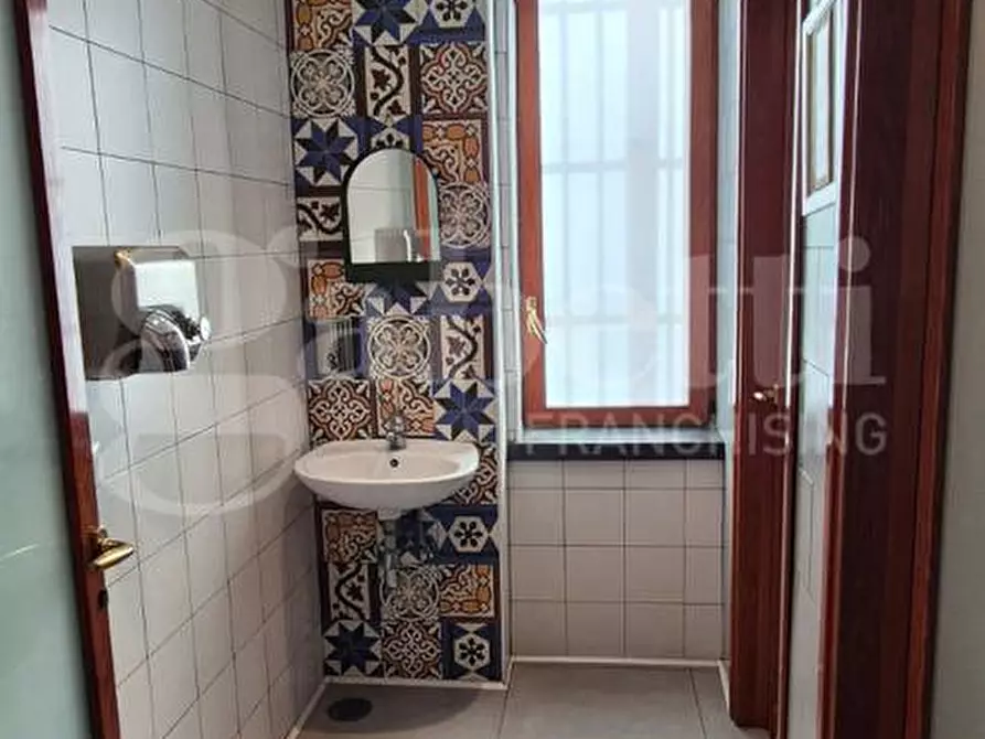 Immagine 22 di Bar / Ristorante in vendita  in Corso Vittorio Emanuele, 321 a Torre Annunziata