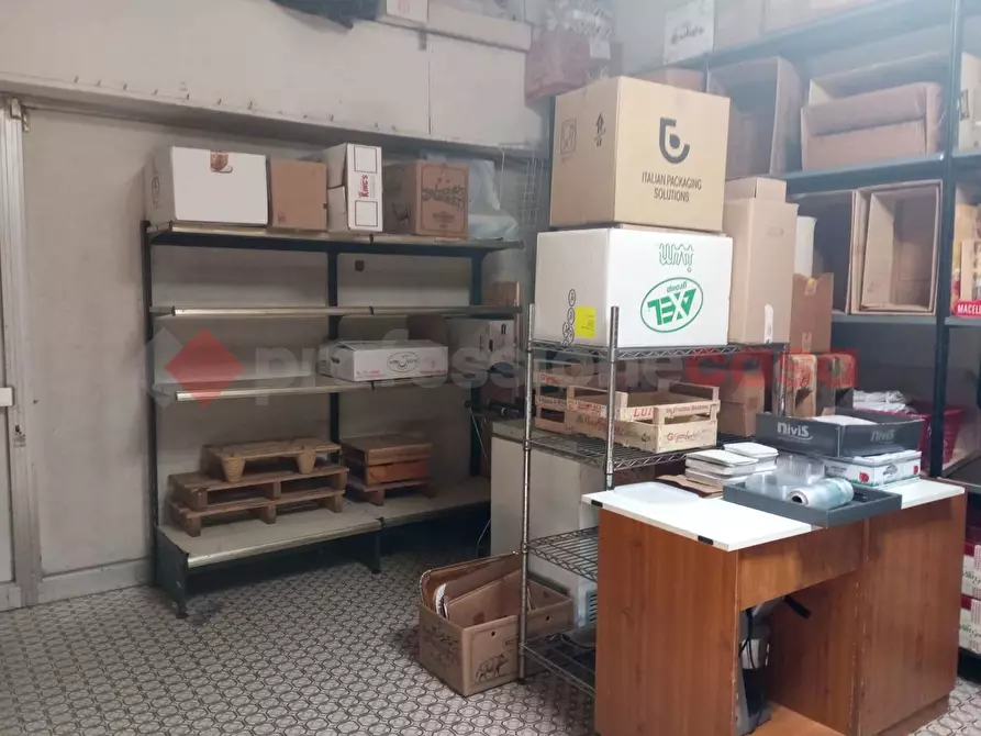 Immagine 14 di Negozio in vendita  in Via TORCICODA a Firenze