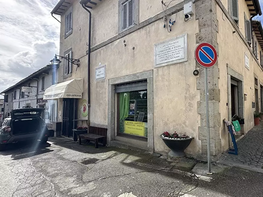 Immagine 2 di Negozio in affitto  in Via Roma, 00 a Manziana
