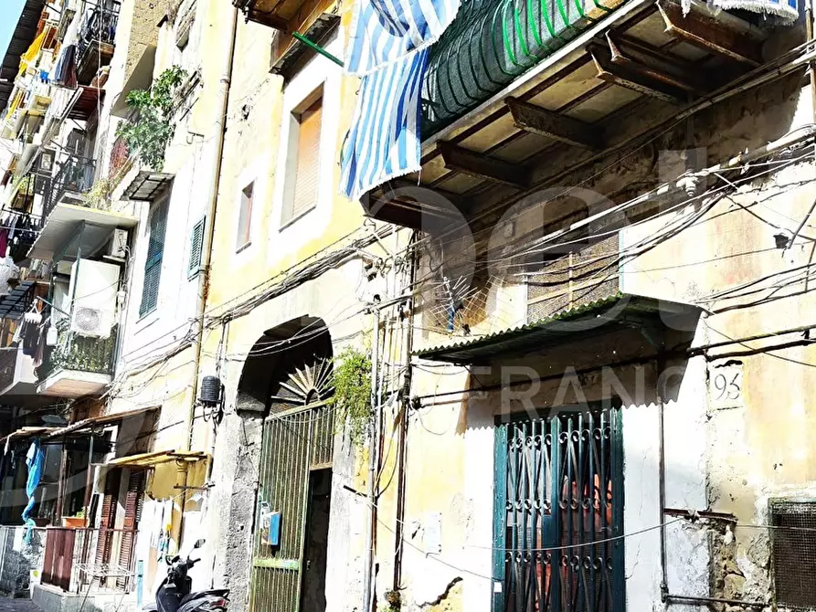 Immagine 11 di Appartamento in vendita  in Via Cavone San Gennaro Dei Poveri a Napoli