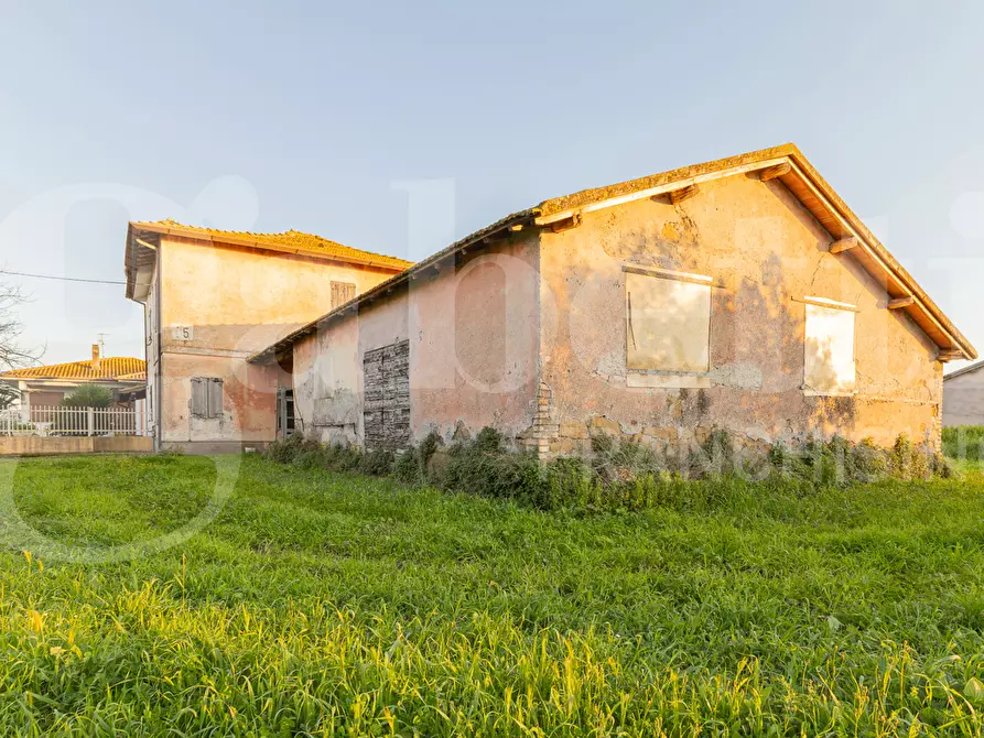 Immagine 5 di Casa bifamiliare in vendita  in Strada del Truglio, 20 a Latina