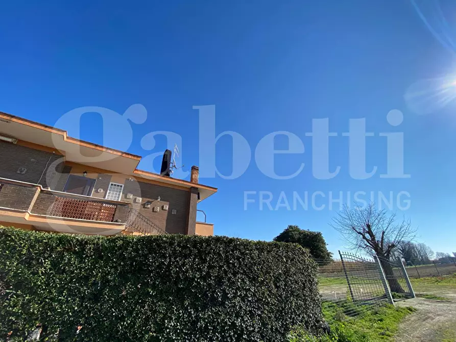 Immagine 2 di Appartamento in vendita  in Via della Luna, 257 a Fiumicino