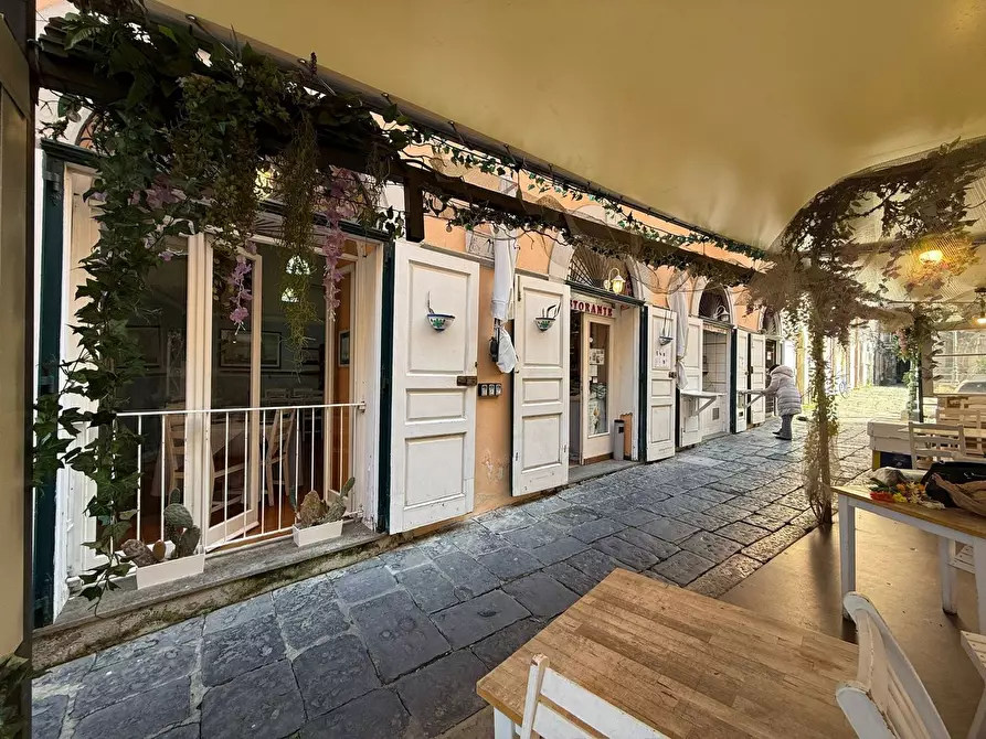 Immagine 2 di Negozio in vendita  in Via Duomo, 15 a Gaeta