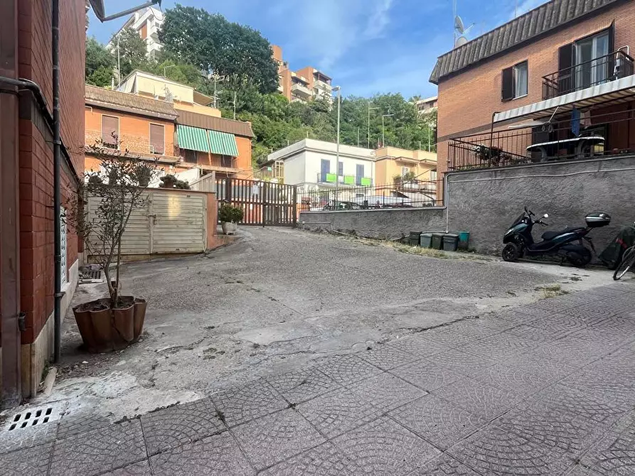 Immagine 12 di Appartamento in vendita  in Via del Risaro, 110/a a Roma