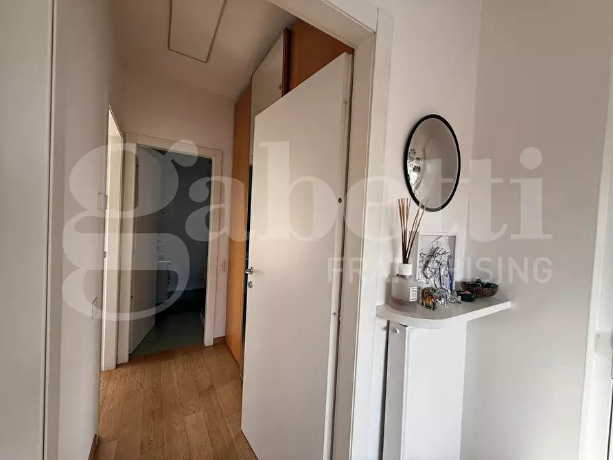 Immagine 32 di Palazzo in vendita  in Via Madruzza, snc a Como