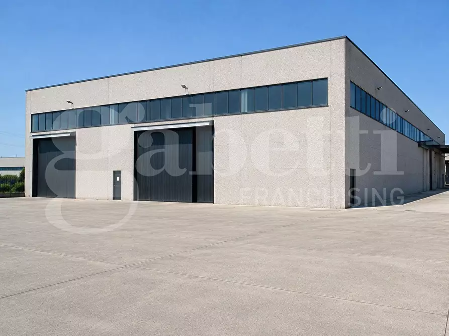 Immagine 1 di Capannone industriale in affitto  in Via ss sannitica a Marcianise