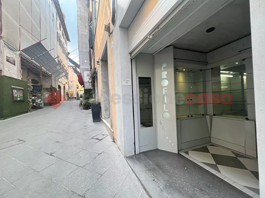 Immagine 3 di Negozio in vendita  in Corso Garibaldi a Spoleto