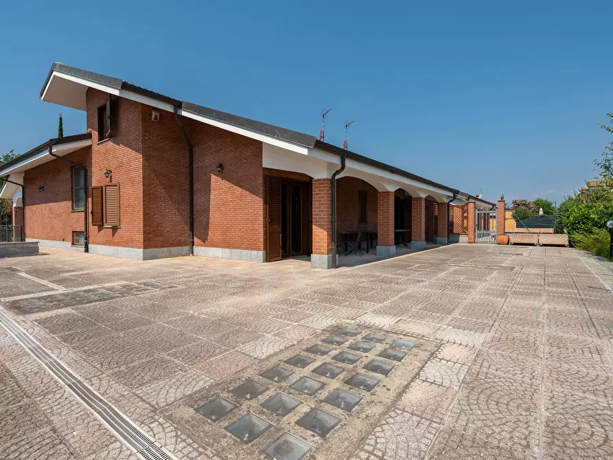 Immagine 47 di Villa in vendita  in Viale Veneto a Orbassano