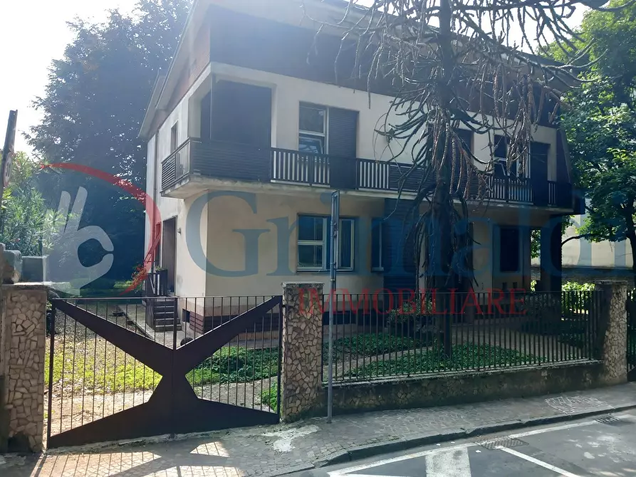 Immagine 3 di Villa in vendita  in Via Dante Alighieri, 15 a Limbiate