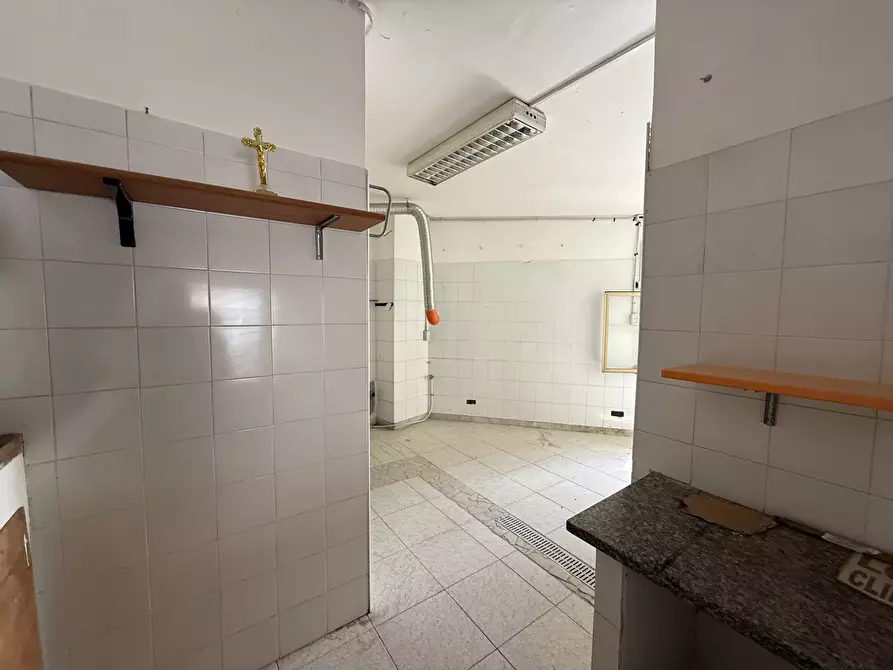 Immagine 16 di Negozio in vendita  in Vico FRANCESCO ACRI, 2 a Catanzaro