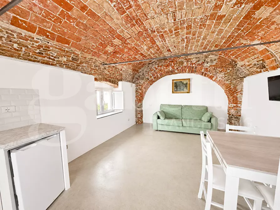 Immagine 2 di Loft/Open space in vendita  in Corso Europa a Finale Ligure