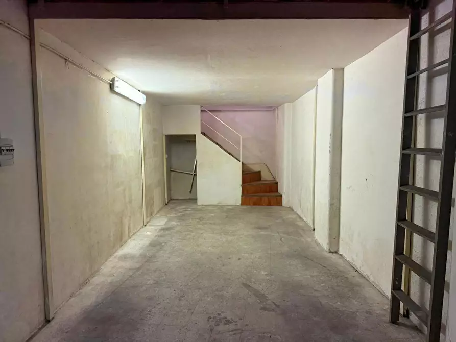 Immagine 16 di Box auto in vendita  in Via San Giorgio Vecchio, 105 a San Giorgio A Cremano