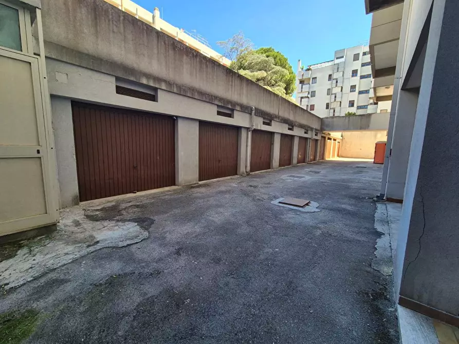 Immagine 12 di Appartamento in vendita  in Viale BELGIO a Brindisi