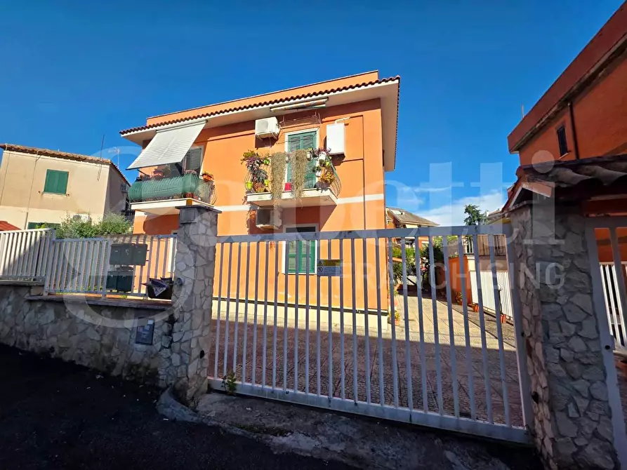 Immagine 1 di Appartamento in vendita  in Via degli Ordelaffi, 5 a Roma