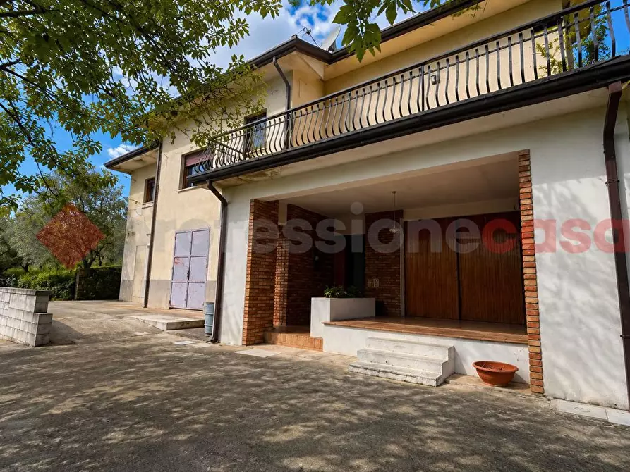 Immagine 3 di Villa in vendita  in Strada Regionale 155, 37 a Alatri