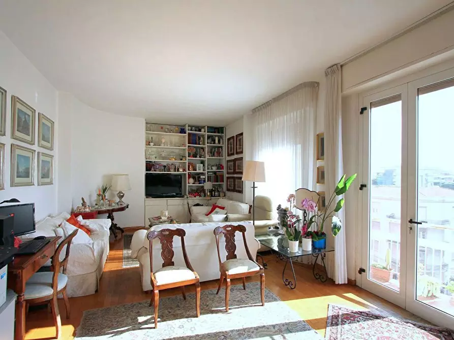 Immagine 1 di Appartamento in vendita  in Viale Mameli, 69 a Livorno