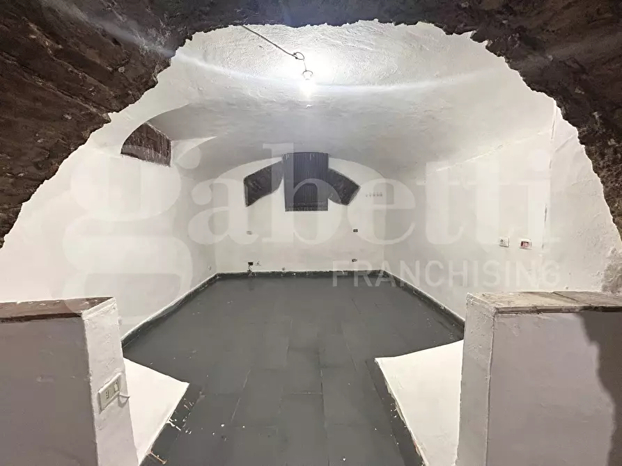 Immagine 10 di Magazzino in vendita  in Via Foligno, 6 a Roma