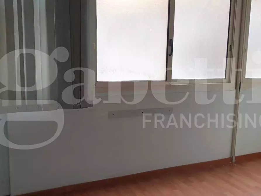 Immagine 3 di Ufficio in vendita  in Via dei Mille, 19 a Torre Annunziata