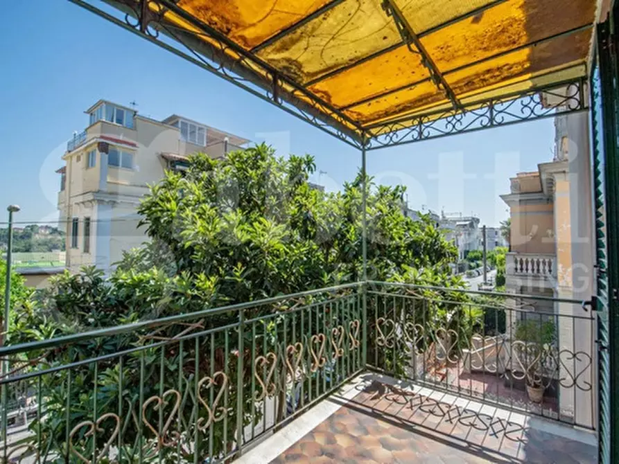 Immagine 18 di Villa in vendita  in Via Carlo de Marco a Napoli